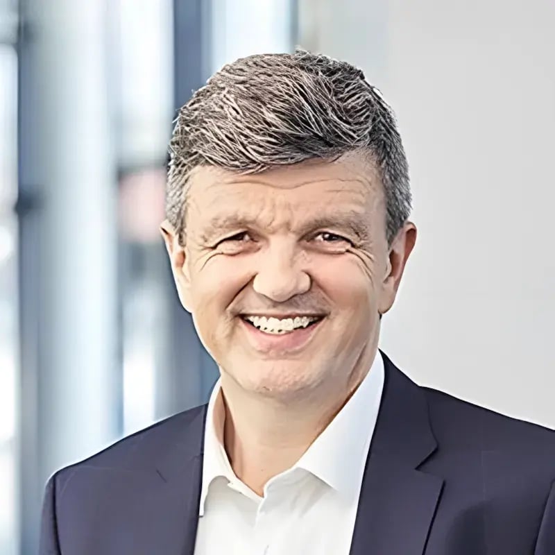 Portrait von Dominik Lütolf, Führungskraft der Securitas Gruppe, eine Referenz von TimeTool